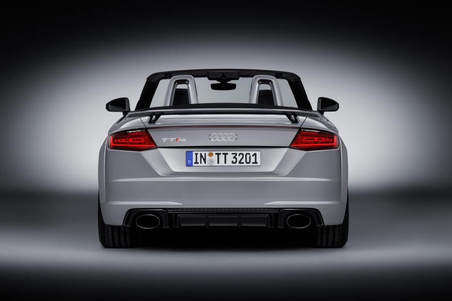 Audi TT RS Roadster (8S) 2016 года  (WW) (фото 43 из 57)